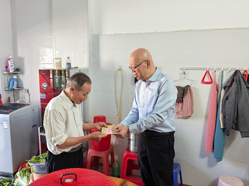 9eadcfaeb2ff6a3c2173e2c2f2478766.png 范利輝到掛鉤點(diǎn)揭西縣坪上鎮(zhèn)開(kāi)展春節(jié)前慰問(wèn)活動(dòng)3.png